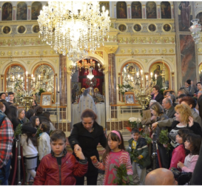 Βίντεο: Πρώτη Ανάσταση στην Ευαγγελίστρια της Χίου και στο όμορφο Ναύπλιο