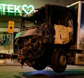 Οι 40 φωτογραφίες που κόβουν την ανάσα από τη τρομοκρατικη επίθεση στην καρδιά της Στοκχόλμης