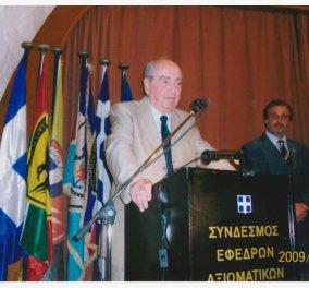 Με 4 καταπληκτικές μαντινάδες ο Πρόεδρος των Βρακοφόρων Κρήτης Στέλιος Κιαγιαδάκης αποχαιρετά τον Κω/νο Μητσοτάκη