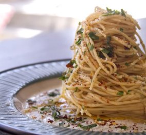 Έχετε όρεξη για ιταλικό φαγητό; Μαγειρεύουμε σπαγγέτι aglio e olio από τον Άκη Πετρετζίκη