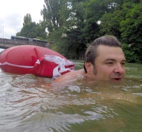 Απίστευτο: Κολυμπάει κάθε μέρα για να πάει στη δουλειά του στη Γερμανία (ΒΙΝΤΕΟ)