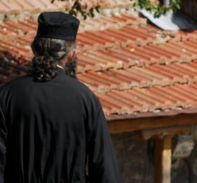  Κρήτη: Ιερέας παράτησε την παπαδιά για να ζήσει τον.. έρωτα με άλλη γυναίκα