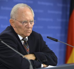 Ο Σόιμπλε κυρίαρχος στη Γερμανία: Δημοφιλέστερος πολιτικός με τη Μέρκελ να ακολουθεί