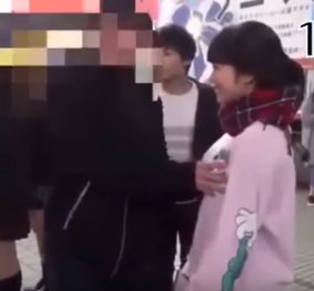 Γιαπωνέζα ακτιβίστρια αφήνει τους περαστικούς να αγγίξουν το στήθος της για την... παγκόσμια ειρήνη (ΒΙΝΤΕΟ)