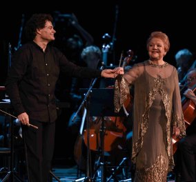 Μια νύχτα μαγική: Αποθεώθηκαν στο κατάμεστο Παλλάς η Μαίρη Λίντα η Τατιάνα Παπαγεωργίου και η συμφωνική ορχήστρα και τα μπαλέτα του Κιέβου στη μεγάλη συναυλία προς τιμήν του Μίκη Θεοδωράκη  (ΦΩΤΟ) 