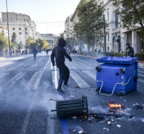 "Γυαλιά καρφιά" στο κέντρο της Αθήνας! Ανενόχλητοι ρήμαξαν τα πάντα οι κουκουλοφόροι, διακριτική η απουσία της αστυνομίας