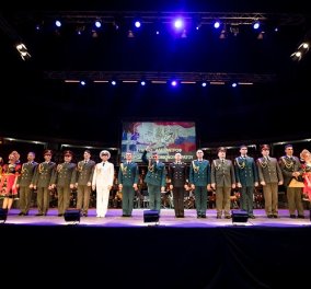 Πολλοί επώνυμοι ανάμεσα στο κοινό που "καθήλωσε" η χορωδία του κόκκινου στρατού σε δύο μεγαλειώδεις συναυλίες (ΦΩΤΟ)