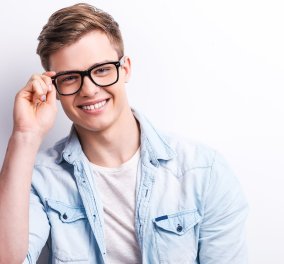 Μυστικά για να διώξετε τις γρατζουνιές από τα γυαλιά σας μια για πάντα!
