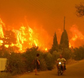 Δύσκολες ώρες στην Ηλεία: Μάχη όλη τη νύχτα με τις φλόγες σε τρία μέτωπα - Εκκενώθηκαν σπίτια (ΒΙΝΤΕΟ)