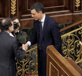 Kαι η Ισπανία σε δίνη: Ο Ραχόι πήγε σπίτι του, ο Σάντσεθ έγινε πρωθυπουργός - Πως υπερψηφίστηκε η πρόταση μομφής