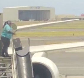 Απίστευτο! Επιβάτης σε αεροδρόμιο κατέγραψε υπάλληλο να πετάει τις βαλίτσες σαν... μπάλες (ΒΙΝΤΕΟ)  