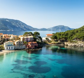 Αυτό είναι το προφίλ των τουριστών στην Ελλάδα την τελευταία διετία: Γυναίκες ή άνδρες ζευγάρια ή μόνοι