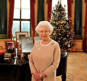 Περίεργο Χριστουγεννιάτικο έθιμο στο Παλάτι: Η Βασίλισσα Ελισάβετ απαιτεί να ζυγιστούν η Μέγκαν Μάρκλ και η μαμά της πριν και μετά το δείπνο (φωτό)