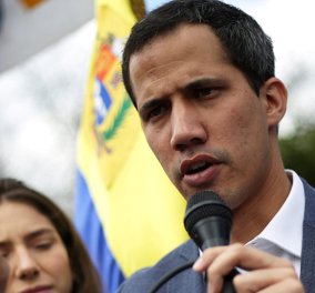 "Άρωμα εμφυλίου" στη Βενεζουέλα - Εν ενεργεία στρατηγός αναγνωρίζει τον Γκουαϊδό ως πρόεδρο - Χιλιάδες διαδηλωτές στους δρόμους (φώτο-βίντεο)  