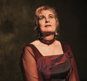 Χρύσα Σπηλιώτη: Βραδιά μνήμης στο θέατρο Γκλόρια για την αξέχαστη ηθοποιό που χάθηκε στο Μάτι 