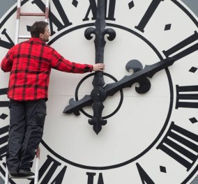 Αλλαγή ώρας: Μία ώρα μπροστά τα ρολόγια μας τα ξημερώματα της Κυριακής 