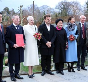 Δανία: Βασιλική υποδοχή για δύο πανέμορφα Panda - Η βασίλισσα Μαργαρίτα & η πριγκίπισσα Μαίρη εγκαινίασαν το νέο τους σπίτι (φώτο)