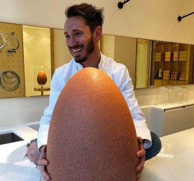 Πως είναι το σοκολατένιο αυγό γίγας που δημιούργησε ο διασημότερος ζαχαροπλάστης του κόσμου με 1 εκ. followers; (φώτο)