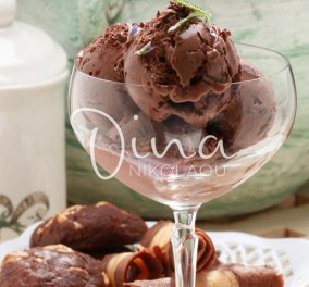 H συνταγή της ημέρας από την εκπληκτική Ντίνα Νικολάου: Απίστευτο σορμπέ σοκολάτας
