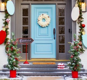 Χριστουγεννιάτικες & λαμπερές προτάσεις για να διακοσμήσετε τον εξωτερικό χώρο του σπιτιού σας γιορτινά (φωτό)