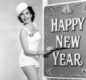 Vintage Pics: Παραμονή Πρωτοχρονιάς μιας άλλης εποχής - Καλλονές & γόηδες  μας εύχονται "καλή χρονιά" 