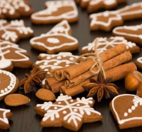 Η Αργυρώ Μπαρμπαρίγου μας εύχεται καλές γιορτές: Να πως θα φτιάξουμε υπέροχα Χριστουγεννιάτικα μπισκότα  