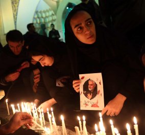 Θρήνος & οργή στην Τεχεράνη για τη δολοφονία Σουλεϊμανί - Οι διαδηλώσεις & οι προσευχές σε 23 συγκλονιστικές εικόνες (φώτο) 