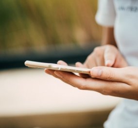 Κορωνοϊός: Προσοχή στους απατεώνες που πωλούν απολυμαντικά με sms ή τηλεφωνικά - Οδηγίες της Αστυνομίας