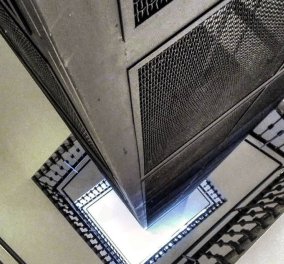Παλεύει για την ζωή του ο 30χρονος - Έπεσε & τον καταπλάκωσε ασανσέρ σε πολυκατοικία στο Παγκράτι 