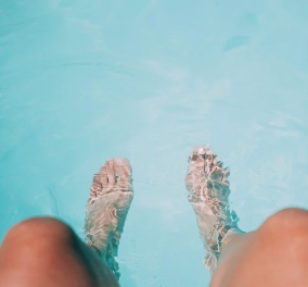 8 εύκολοι τρόποι περιποίησης για όμορφα πόδια το Καλοκαίρι - Πάρτε ιδέες και tips 