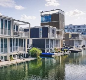 Waterbuurt: Η γειτονιά στο Άμστερνταμ που τα σπίτια της επιπλέουν - Ένα διαφορετικό είδος κατοικίας που κάνει θραύση (φωτό) 