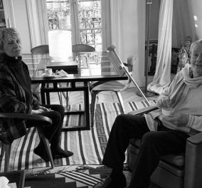 «Ιστορική στιγμή» ο Alain Delon με την πρώην σύζυγό του Nathalie Delon μετά από 53 χρόνια - Εκείνος 85, εκείνη 79 (φωτό)