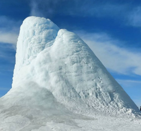 Εντυπωσιακό! Αυτό το ηφαίστειο πάγου θα σας πάρει τα μυαλά - Βρίσκεται στο Καζακστάν & προσελκύει εκατ. τουρίστες κάθε χρόνο (φωτό -βιντεο)