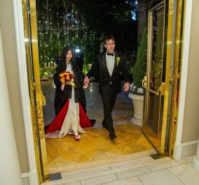 Όλες οι φωτογραφίες από τον πέμπτο  γάμο του  Nicolas Cage- Η 26χρονη νύφη με το μαύρο κιμονό - Η πρώτη ρομαντική βόλτα του ζευγαριού με άμαξα
