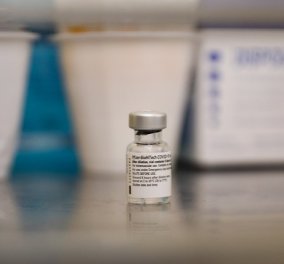 Κορωνοϊός: Υψηλή η αποτελεσματικότητα των εμβολίων της Pfizer και της Moderna - Μειώνουν το κίνδυνο μόλυνσης κατά 90%
