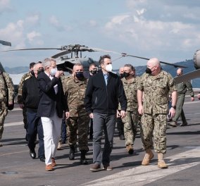 Εικόνες από την επίσκεψη Μητσοτάκη στο αεροπλανοφόρο Αϊζενχάουερ: Σε εξαιρετικά επίπεδα η στρατιωτική συνεργασία Ελλάδας - Αμερικής