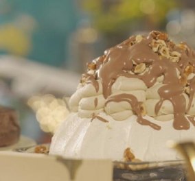 Ο Στέλιος Παρλιάρος παρουσιάζει: Pavlova με espresso & φουντούκια -  Ονειρική εκδοχή της αγαπημένης τούρτας από τον "μετρ" της ζαχαροπλαστικής 