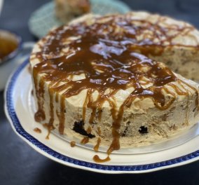 Αργυρώ Μπαρμπαρίγου: Δροσερό Γιαουρτογλυκό με μπισκότα και καραμέλα γάλακτος-Το πιο μαμαδίστικο γλυκό ψυγείου 