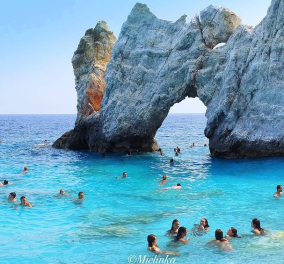#GreekSummer2021: H @annamielin παρουσιάζει την παραλία Λαλάρια της Σκιάθου - Οι Έλληνες φωτογράφοι προτείνουν