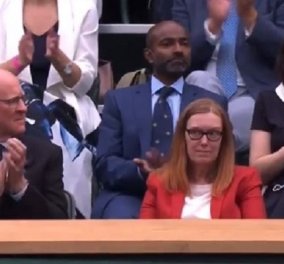 Συγκινητικό βίντεο: Η στιγμή που όλοι οι θεατές στο Wimbledon σηκώνονται όρθιοι και χειροκροτούν την δημιουργό του εμβολίου AstraZeneca