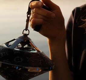 Η Louis Vuitton δημιούργησε το Horizon Light Up Speaker - ανάβει φωτάκια, το κρατάς σαν τσάντα & μοιάζει με ιπτάμενο δίσκο (φωτό & βίντεο)