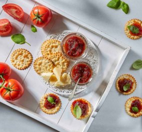 Αργυρώ Μπαρμπαρίγου: Μαρμελάδα ντομάτα γλυκόξινη - Ιδανική για να σερβίρετε τα τυριά σας, να αλείψετε σε καναπεδάκια