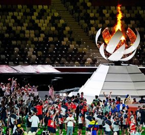 Εικόνες και βίντεο από την τελετή λήξης των Ολυμπιακών Αγώνων του Τόκιο - Σημαιοφόρος της Ελλάδας ο Γιάννης Φουντούλης 