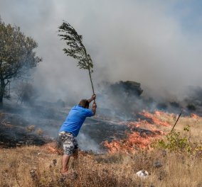 Μάχη με τις φλόγες στο διπλό πύρινο μέτωπο στην Αττική: Μαίνονται οι πυρκαγιές σε Κερατέα & Βίλια (φώτο-βίντεο)