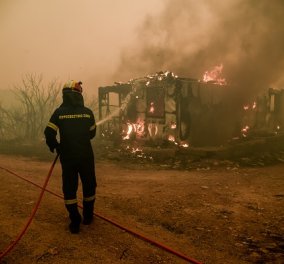 Φωτιά στα Βίλια: Μάχη με τις φλόγες κοντά στους οικισμούς Οινόη και Πανόραμα - μαίνεται για 4η ημέρα η πυρκαγιά (φωτό & βίντεο)