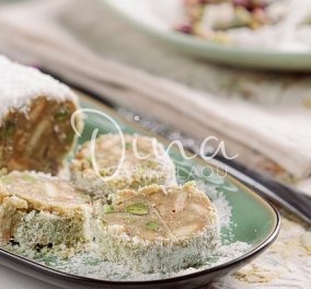 Ντίνα Νικολάου: Κορμός λευκής σοκολάτας με φυστίκι και ινδοκάρυδο - το πιο νόστιμο γλυκό που έχετε δοκιμάσει