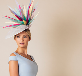 Το Eirinika παρουσιάζει τα πιο εντυπωσιακά και extravagant καπέλα - Oι δύο καπελάδες του Hollywood & του Buckingham