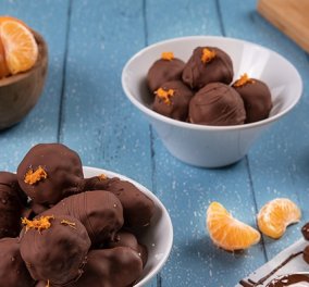 Αργυρώ Μπαρμπαρίγου: Σοκολατάκια με καρύδι και μανταρίνι - τραγανά και πεντανόστιμα (βίντεο) 