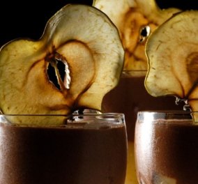 Στέλιος Παρλιάρος: Μους σοκολάτας με μήλα - ένα πεντανόστιμο γλυκό 
