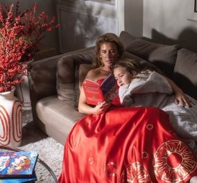 Η Θέμις Ζουγανέλη στο Gstaad σαν βασίλισσα του παραμυθιού: Με την κόρη & τον μπαμπά της, φορώντας ονειρικές τουαλέτες (φωτό)